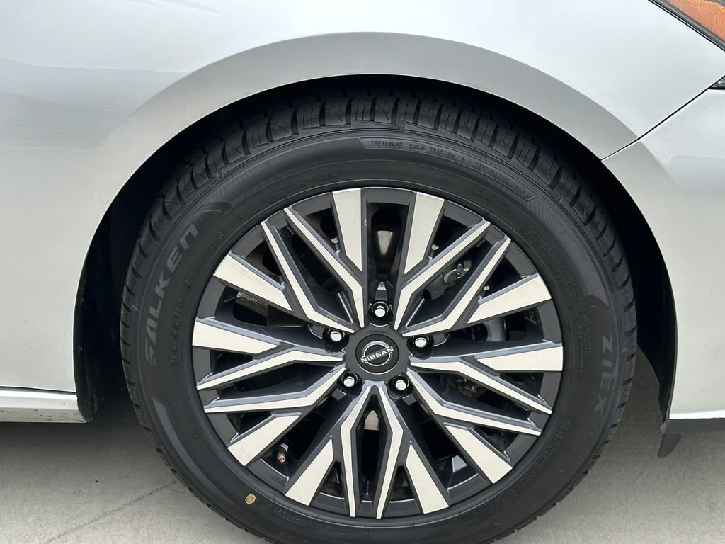 Used 2024 Nissan Altima 2.5 SV image 15