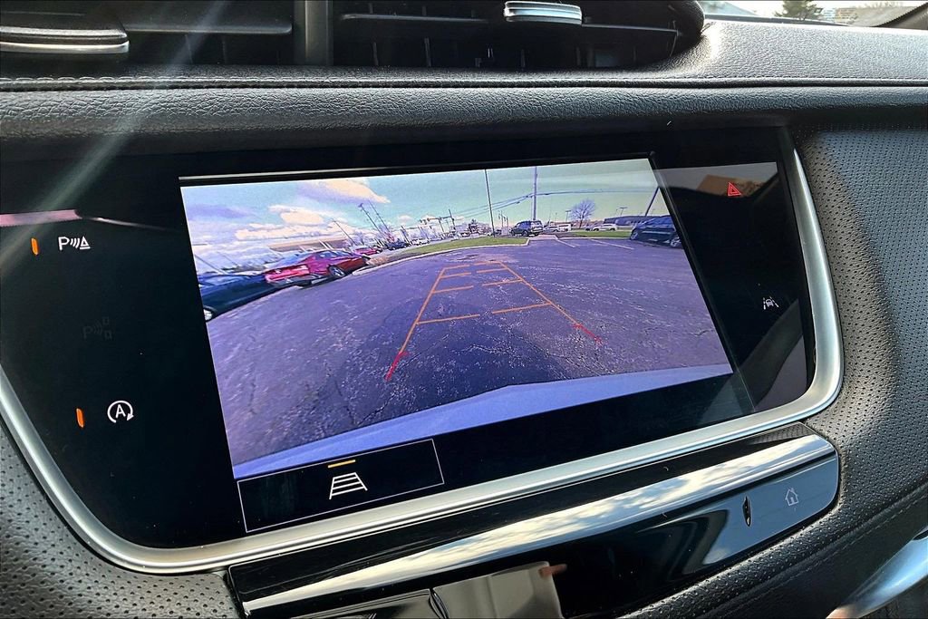 Certified 2025 Cadillac XT6 Luxury AWD/4WD image 14