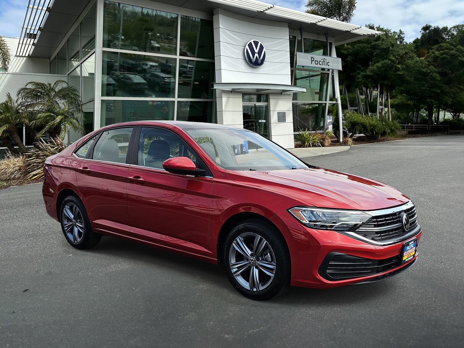 Used 2024 Volkswagen Jetta SE w/ Panoramic Sunroof Package FWD image 3