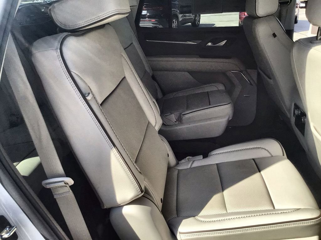Used 2023 GMC Yukon Denali image 28