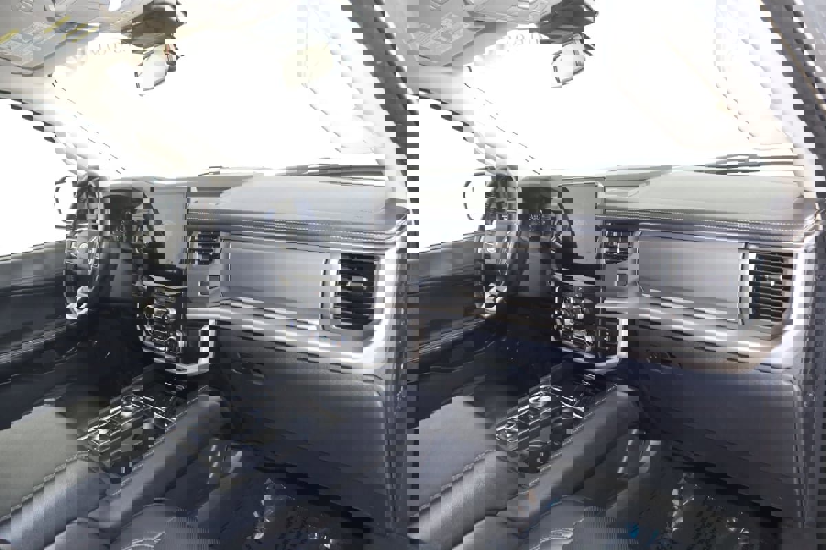 Used 2024 Ford Expedition Max XLT image 39