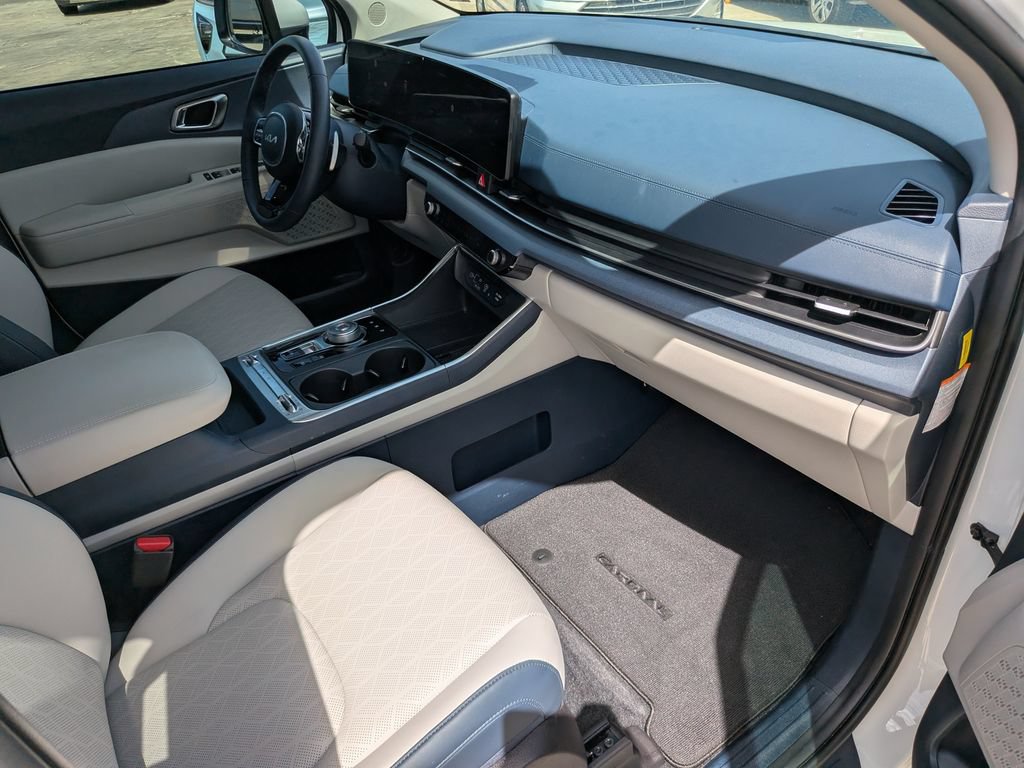 Certified 2026 Kia Carnival SX FWD image 15