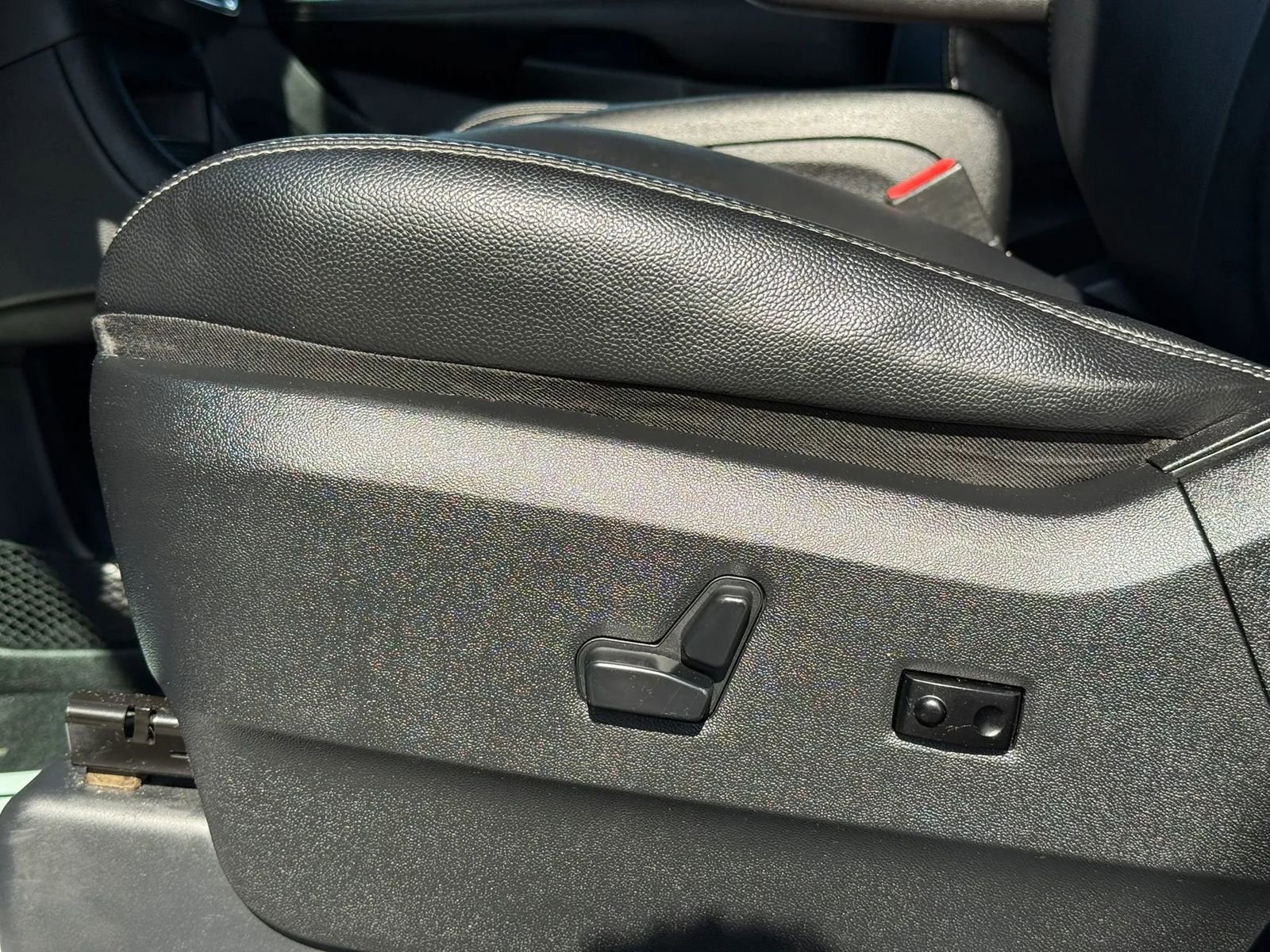 Used 2015 Dodge Grand Caravan SXT FWD image 21