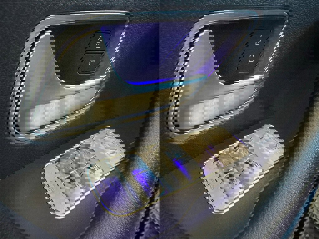 Used 2022 Mercedes-Benz GLE 350 w/ Premium Package image 21