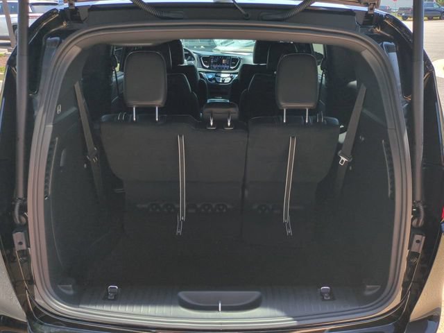 New 2027 Chrysler Pacifica LX FWD image 13