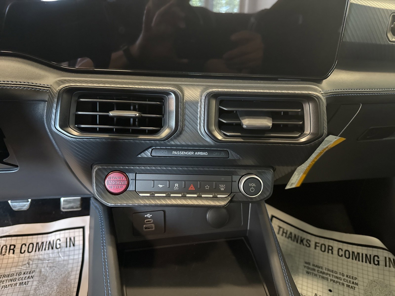 New 2025 Ford Mustang Dark Horse image 24