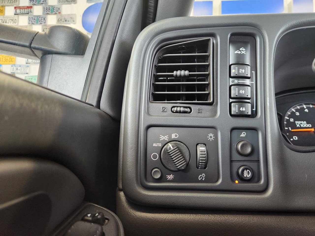 Used 2007 GMC Sierra 2500 SLT w/ Heavy-Duty Power Package image 17