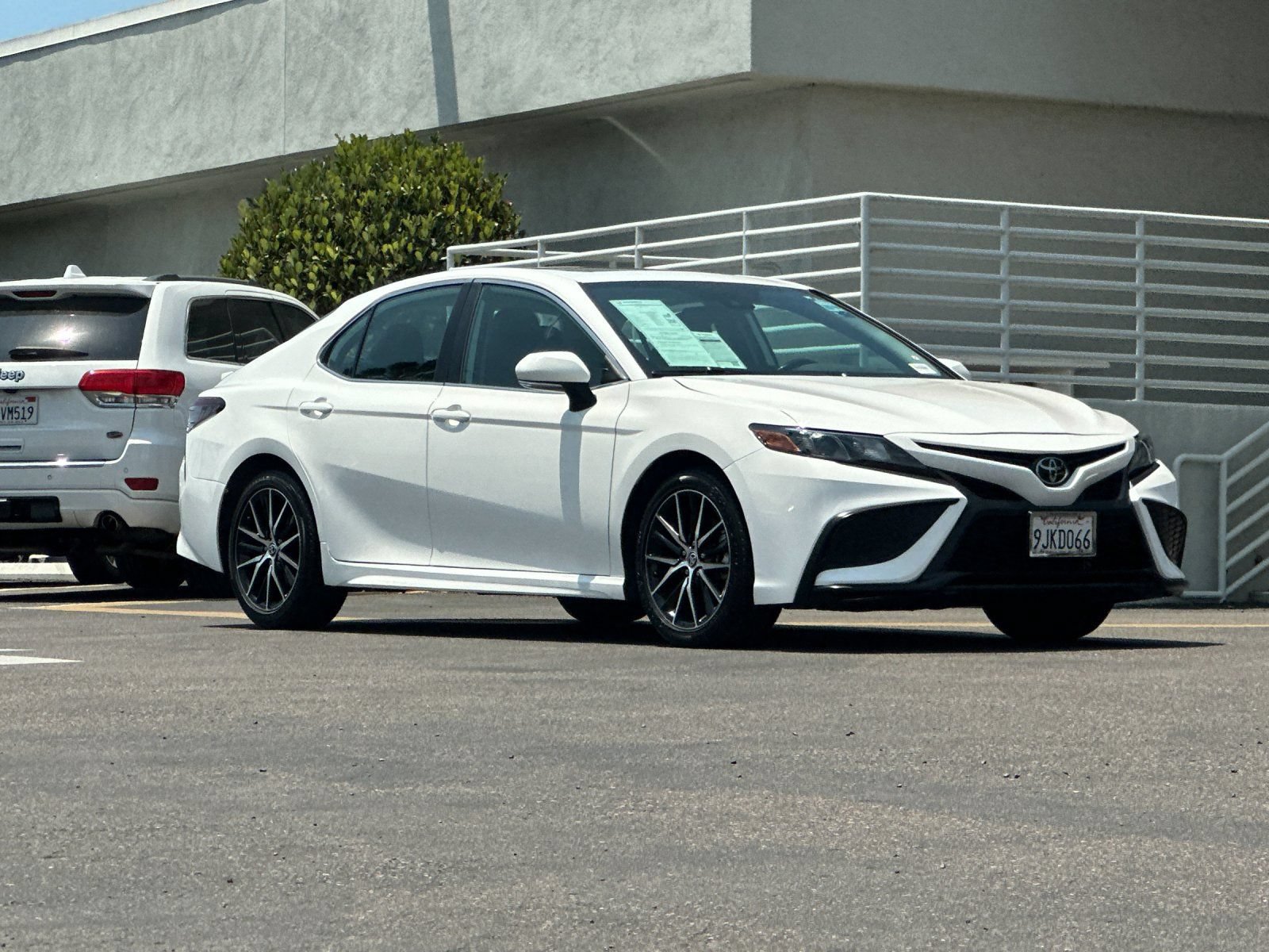 Used 2024 Toyota Camry SE FWD image 8