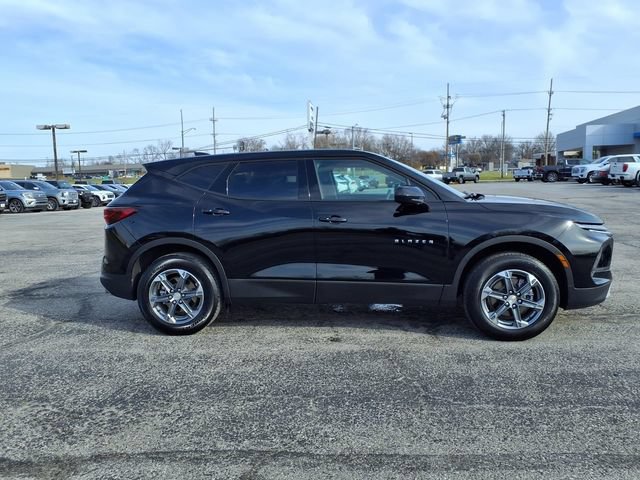 Used 2025 Chevrolet Blazer LT FWD image 14