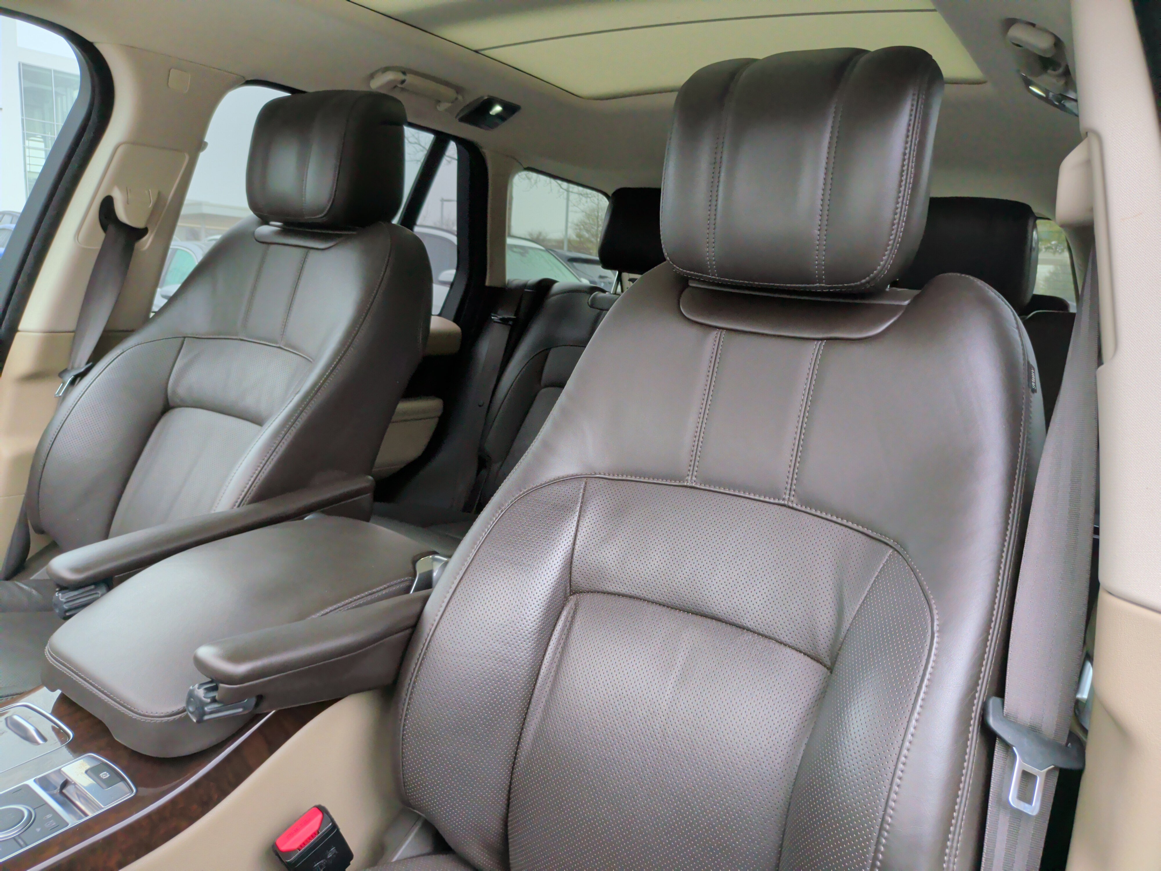 Used 2020 Land Rover Range Rover HSE image 27