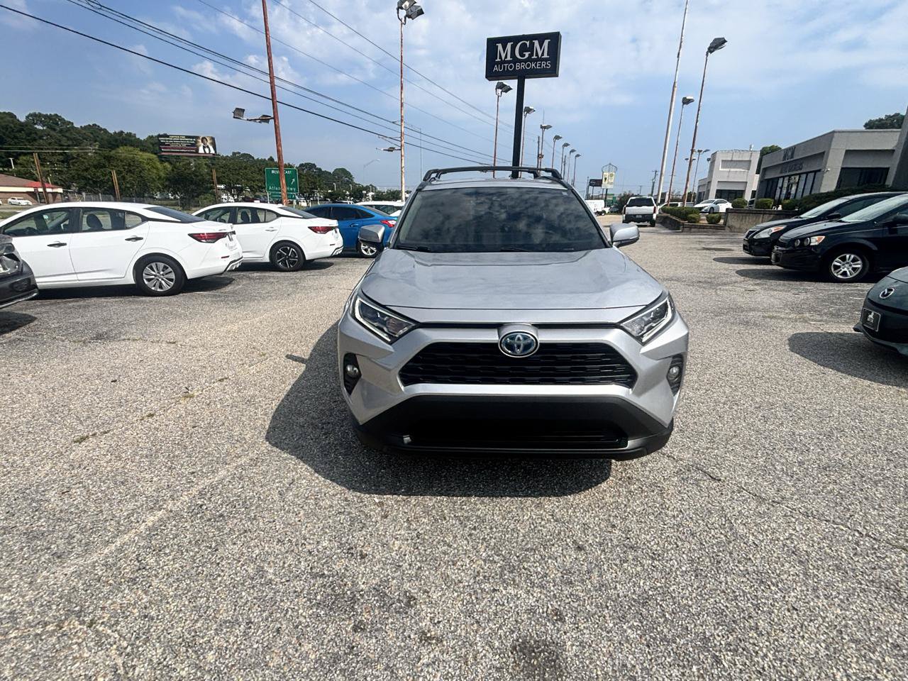 Used 2020 Toyota RAV4 XLE AWD/4WD image 4