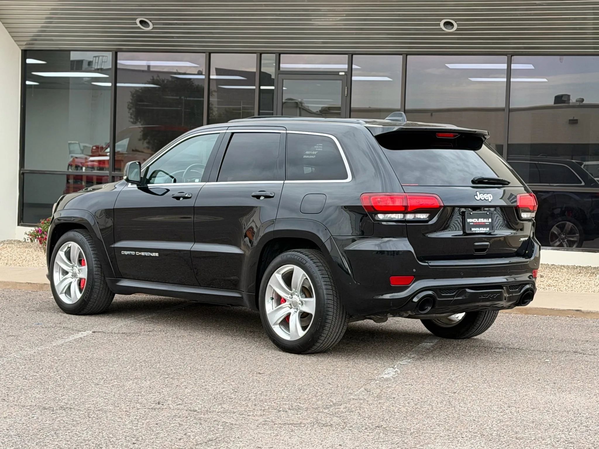 Used 2015 Jeep Grand Cherokee SRT w/ Luxury Group II image 9