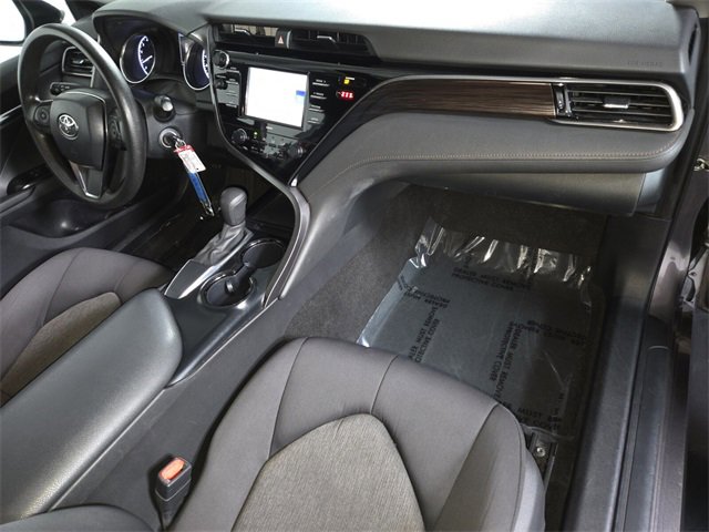 Used 2020 Toyota Camry LE image 23