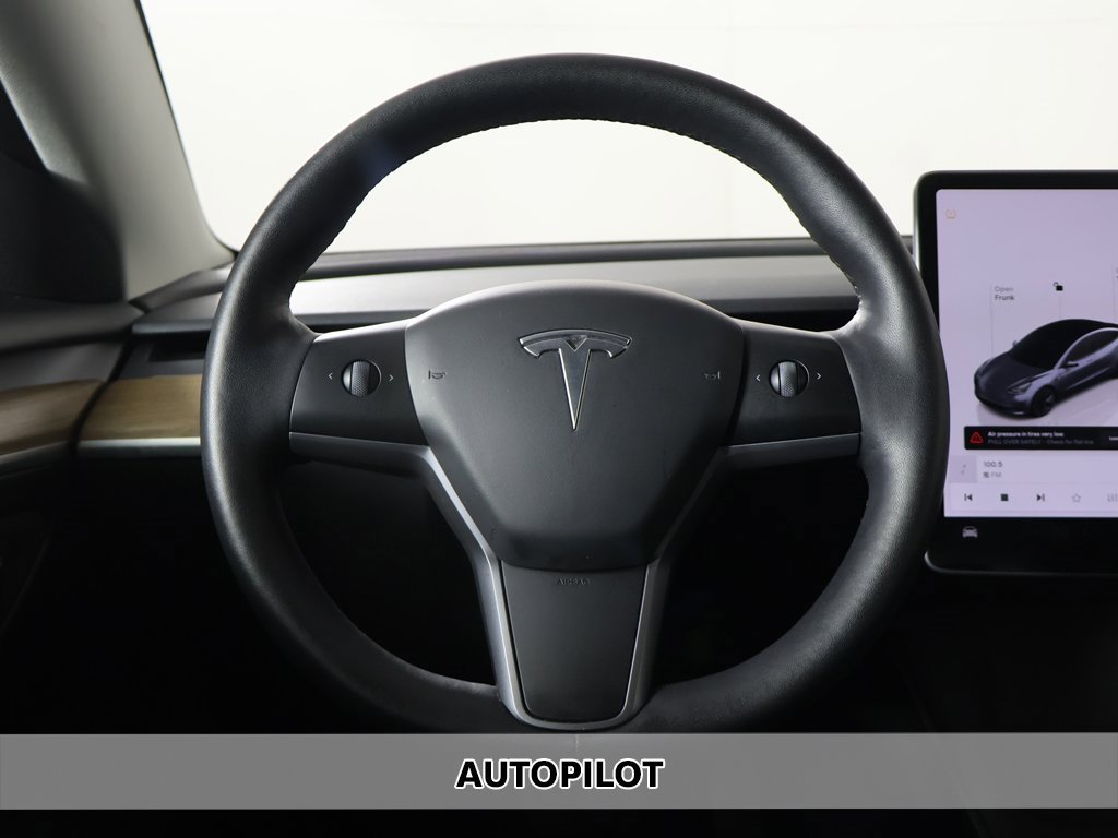 Used 2023 Tesla Model 3 Standard Range image 3