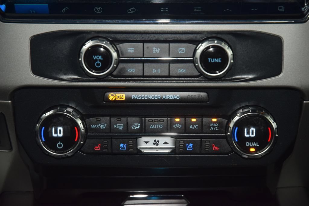 Used 2022 Ford F250 Lariat w/ Black Appearance Package AWD/4WD image 38