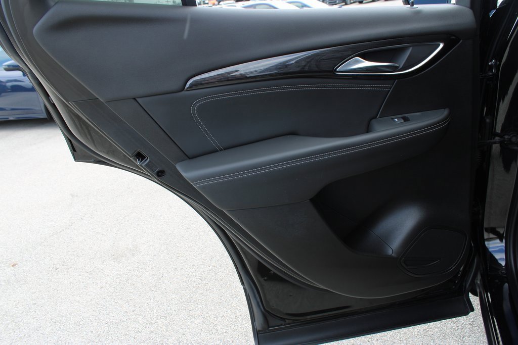 Used 2023 Buick Envision Essence image 22