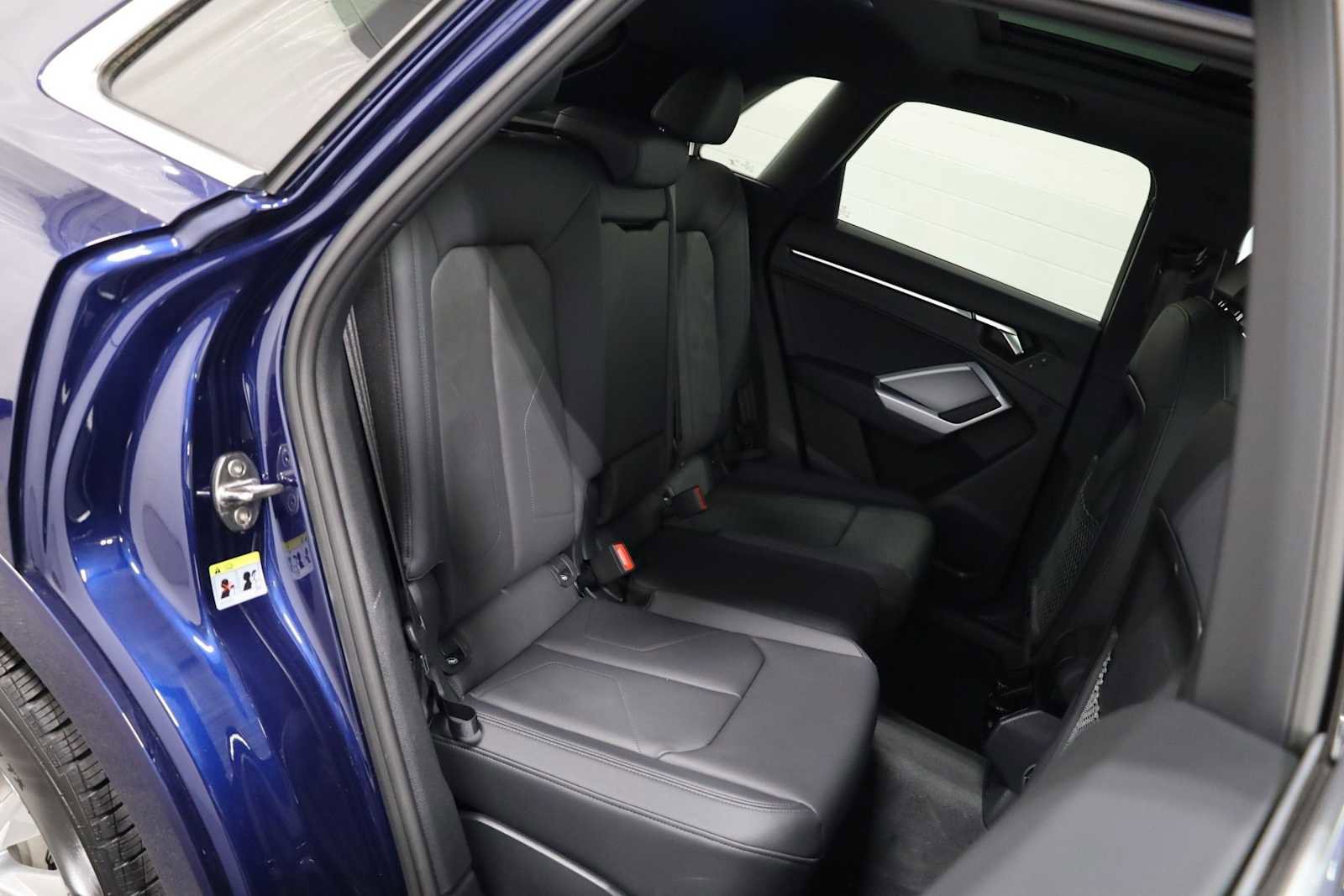 Certified 2025 Audi Q3 2.0T Premium w/ Convenience Package AWD/4WD image 33