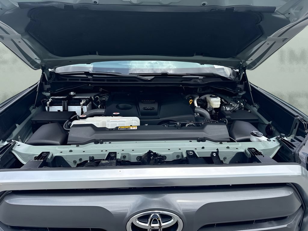 Used 2024 Toyota Tundra Limited AWD/4WD image 24