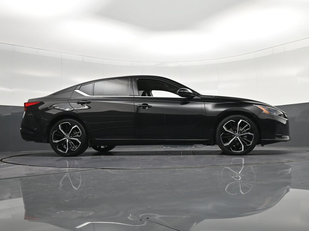 Used 2024 Nissan Altima 2.5 SR FWD image 30