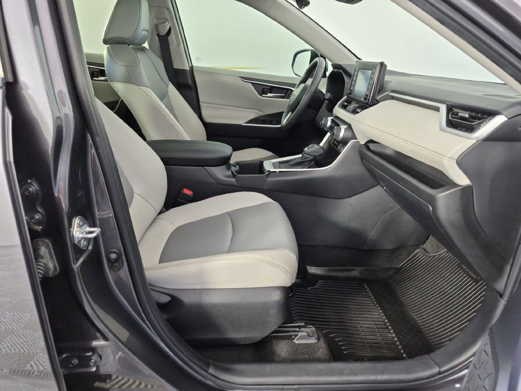 Used 2022 Toyota RAV4 XLE Premium FWD image 36