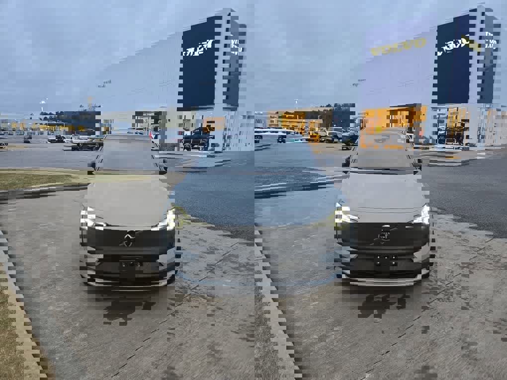 New 2026 Volvo EX30 Cross Country Ultra w/ Protection Package Premier AWD/4WD image 3