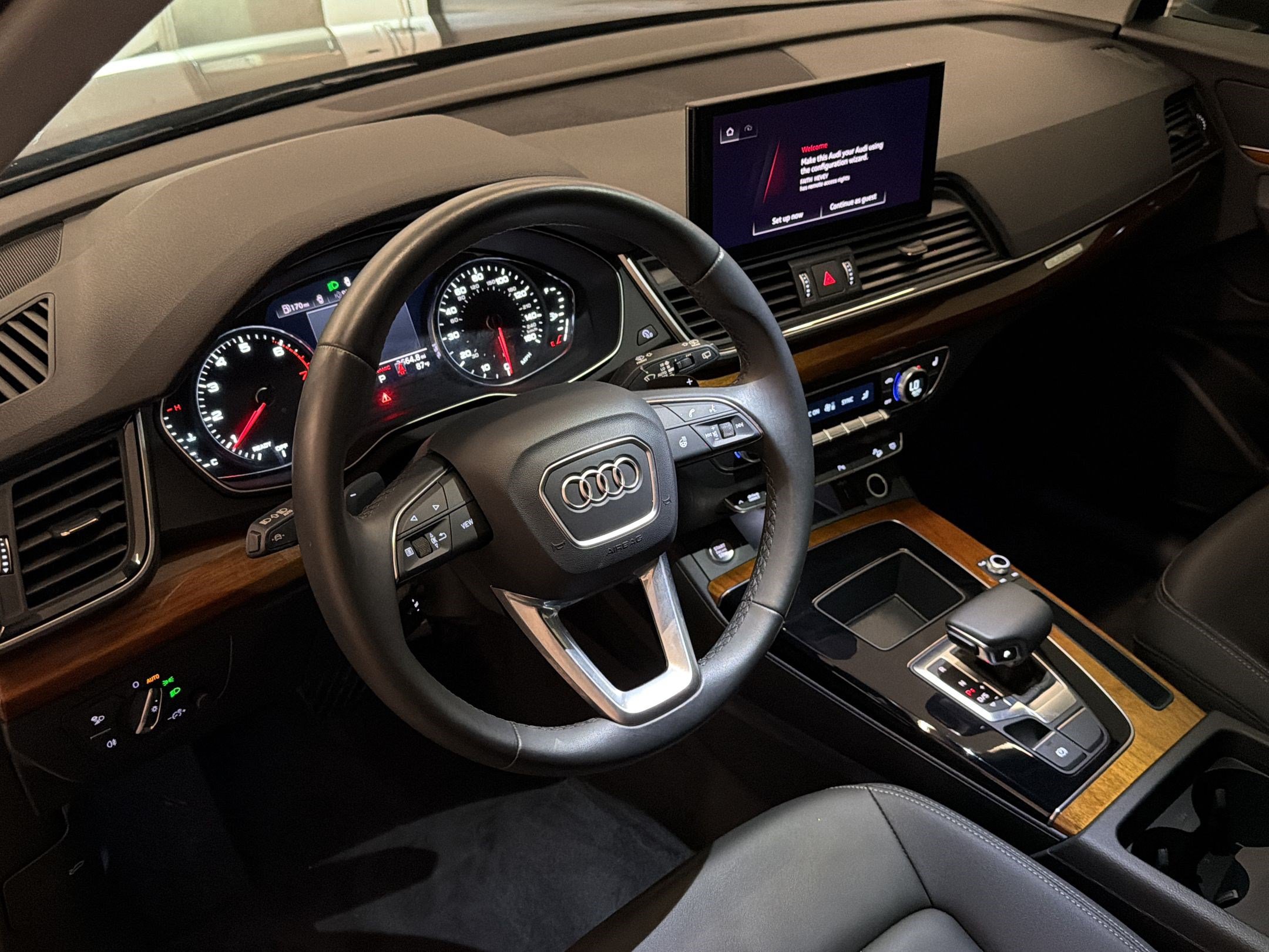 Used 2023 Audi Q5 2.0T Premium w/ Convenience Package AWD/4WD image 4
