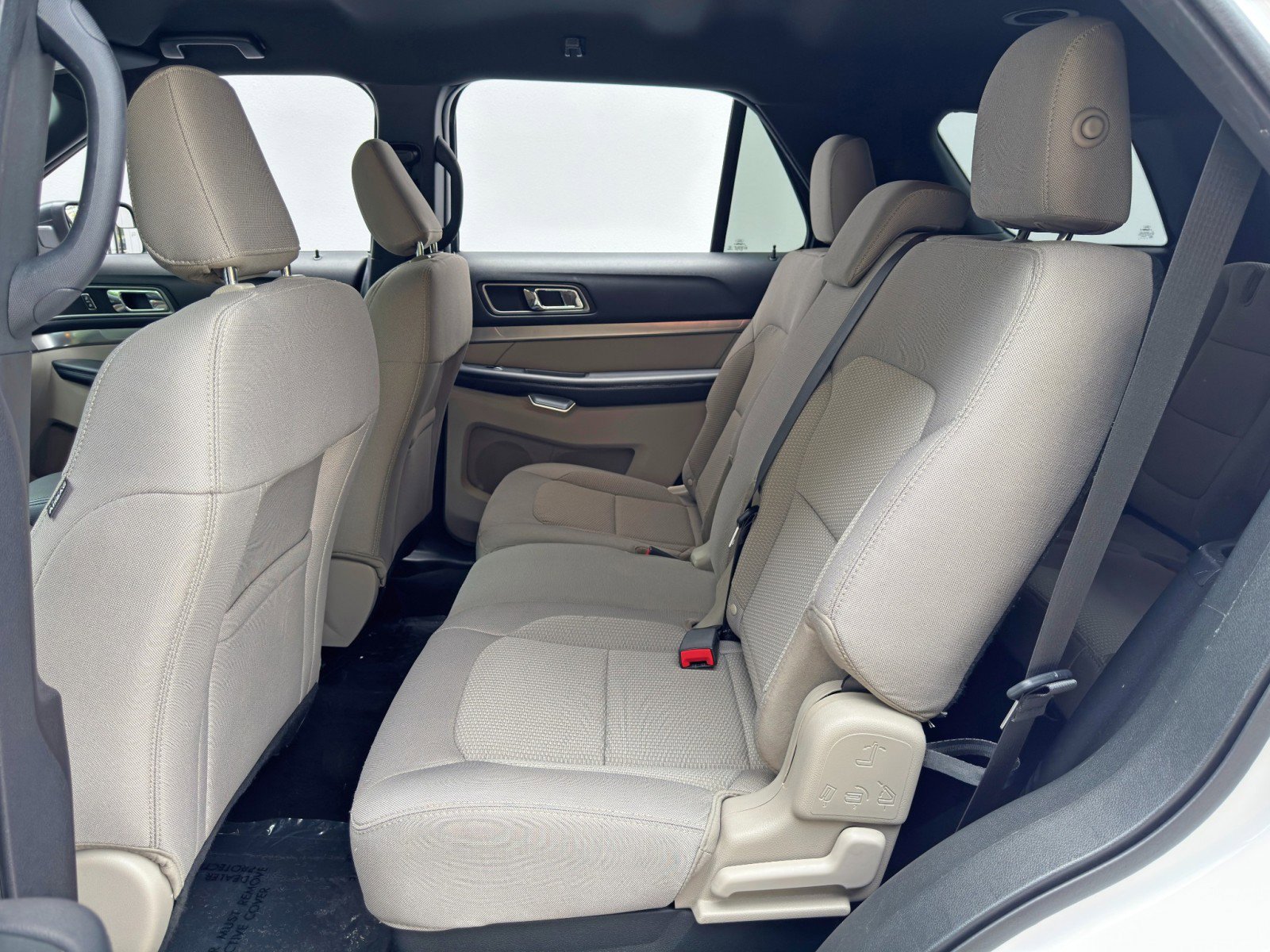 Used 2019 Ford Explorer XLT FWD image 34