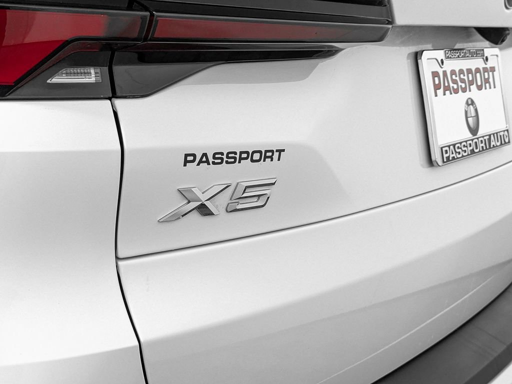 Used 2025 BMW X5 xDrive40i w/ Premium Package image 11