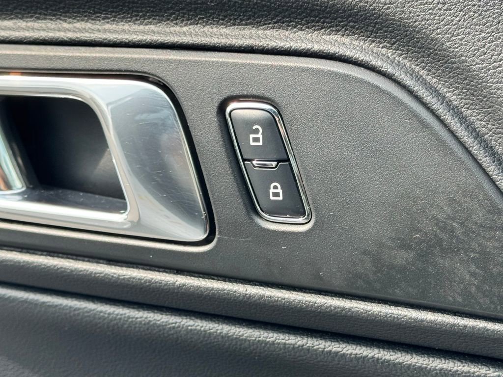 Used 2018 Ford Mustang GT Premium RWD image 29