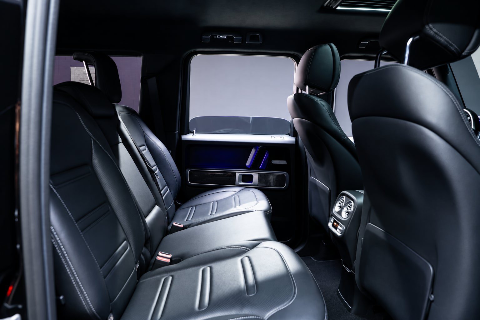 Used 2023 Mercedes-Benz G 550 image 32