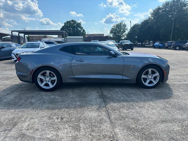 Used 2020 Chevrolet Camaro LT w/ Technology Package image 2