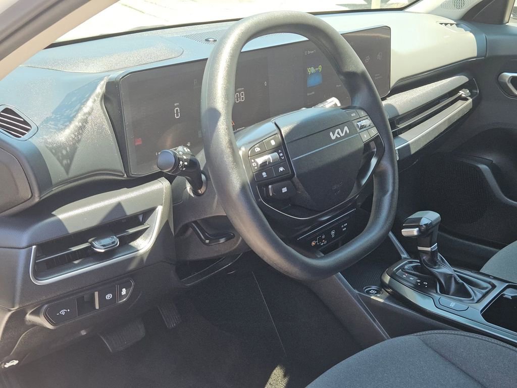 Used 2025 Kia K4 FWD image 13