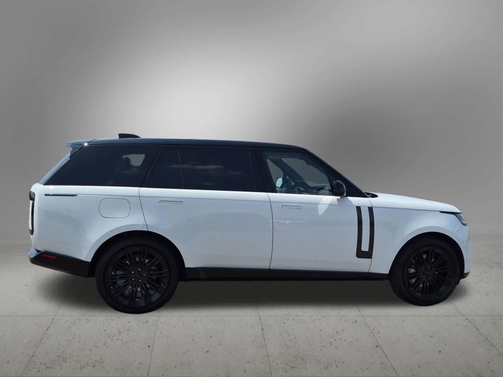 New 2026 Land Rover Range Rover Long Wheelbase SE AWD/4WD image 7
