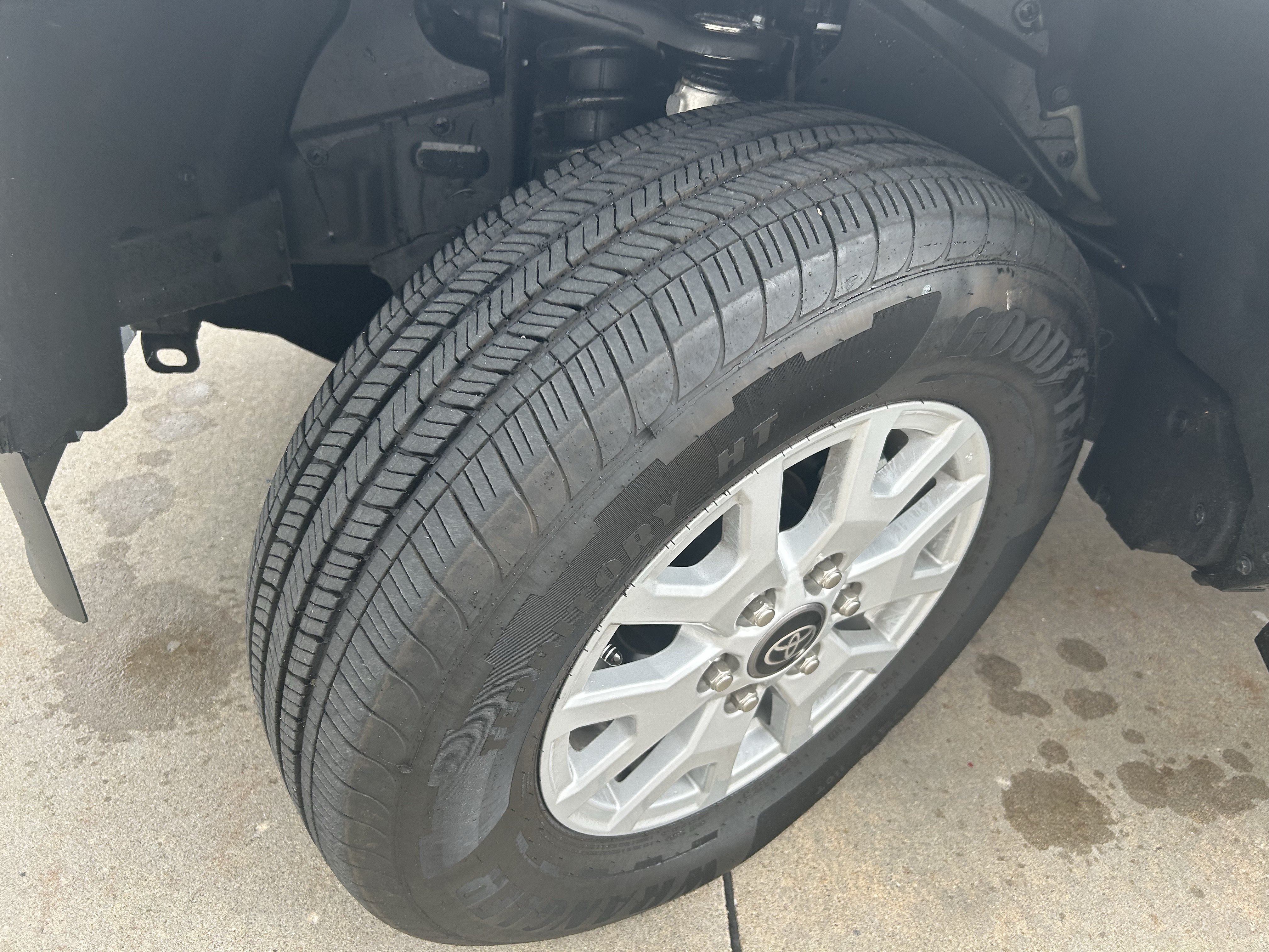 Certified 2025 Toyota Tacoma SR AWD/4WD image 10