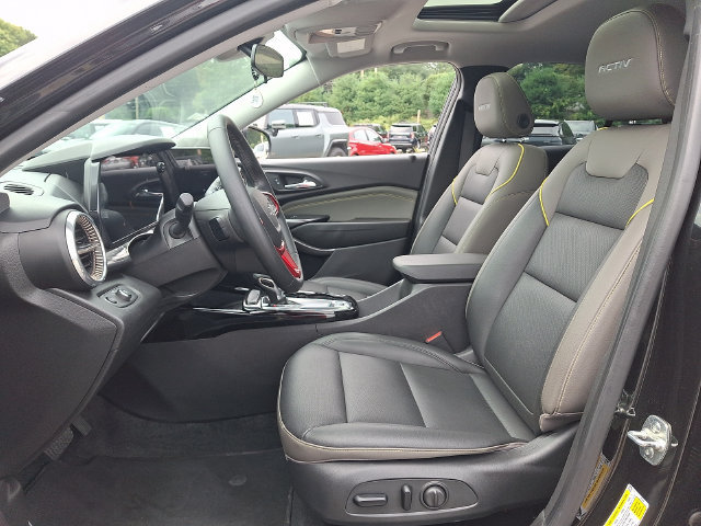 Used 2024 Chevrolet Trax ACTIV w/ Sunroof Package FWD image 2