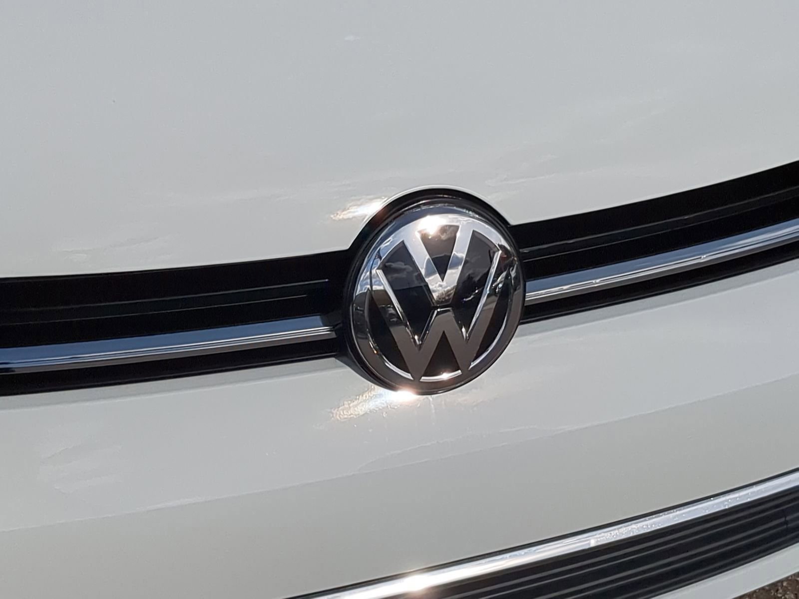 Used 2021 Volkswagen Golf 4-Door image 13