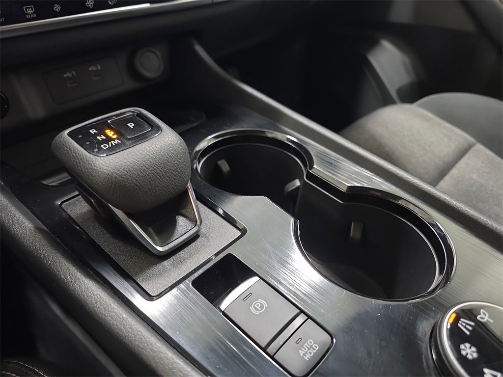 Used 2025 Nissan Rogue SV image 23