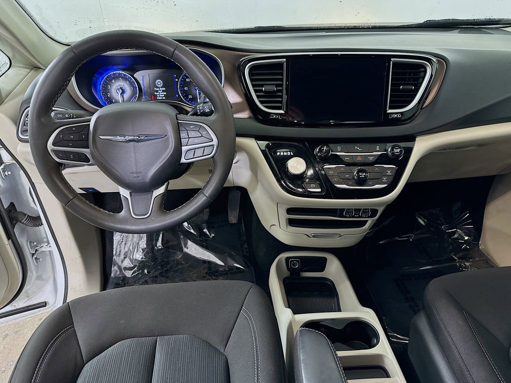 Used 2024 Chrysler Voyager LX FWD image 18