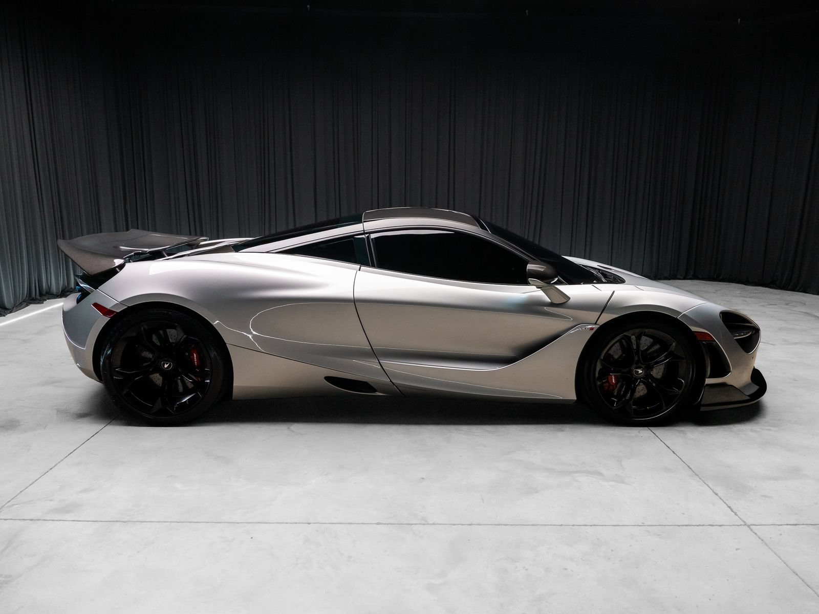 Used 2019 McLaren 720S RWD image 14