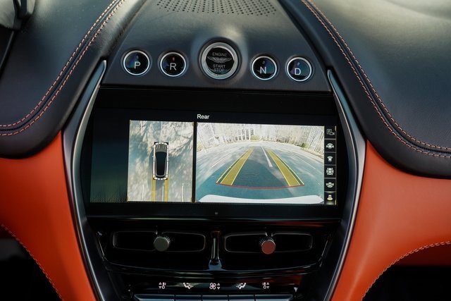 Used 2022 Aston Martin DBX image 32