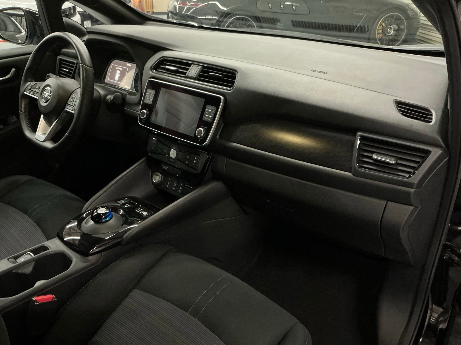 Used 2022 Nissan Leaf SV Plus image 11