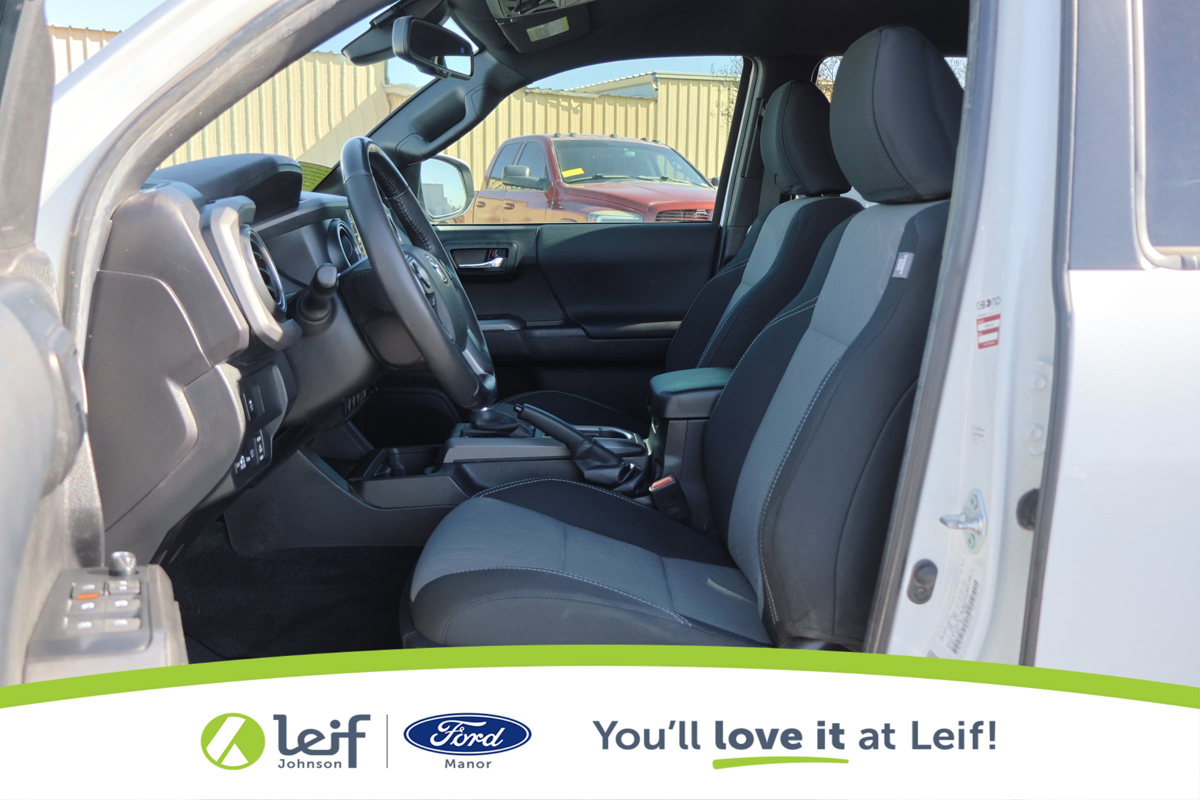 Used 2023 Toyota Tacoma TRD Off-Road image 12