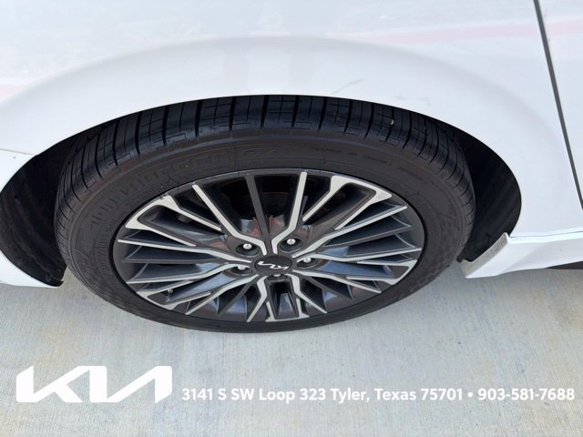 Used 2022 Kia Forte GT-Line w/ GT-Line Premium Package FWD image 11