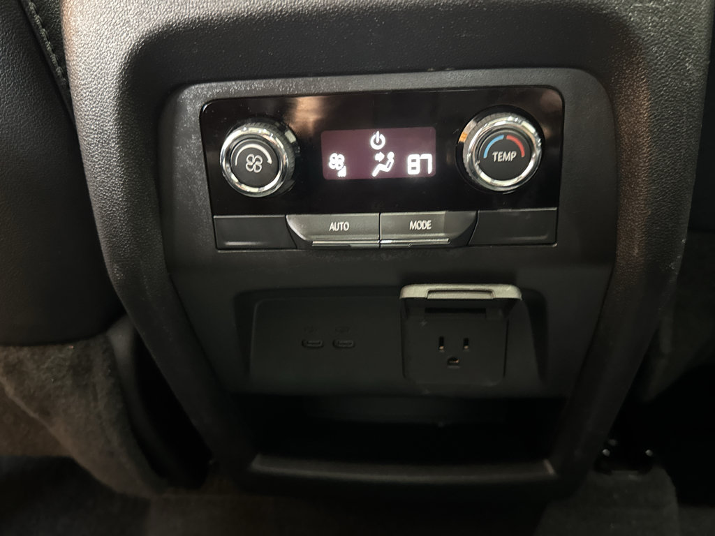 Used 2026 Chevrolet Traverse Z71 AWD/4WD image 14