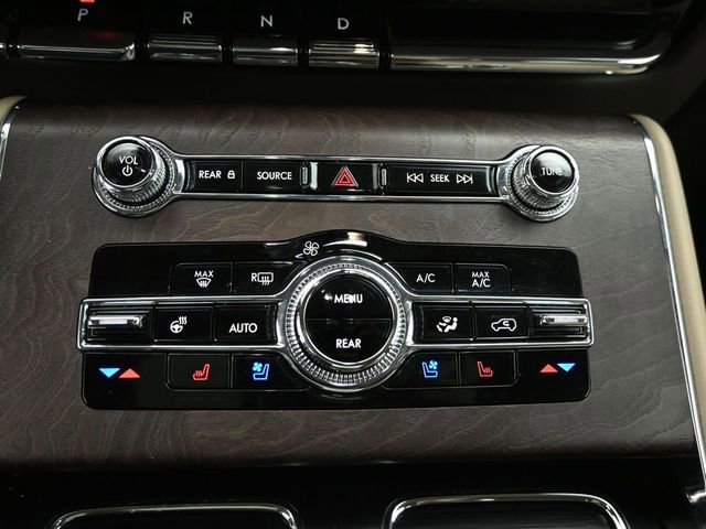Used 2023 Lincoln Aviator Reserve w/ Equipment Group 201A image 15