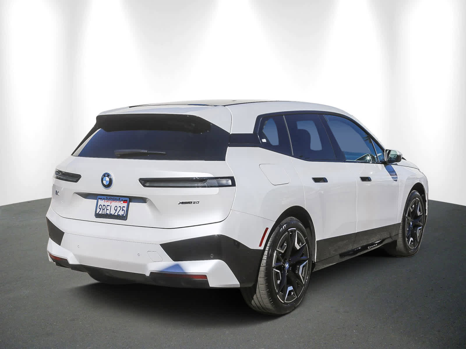 Used 2025 BMW iX xDrive50 w/ Sport Package image 6