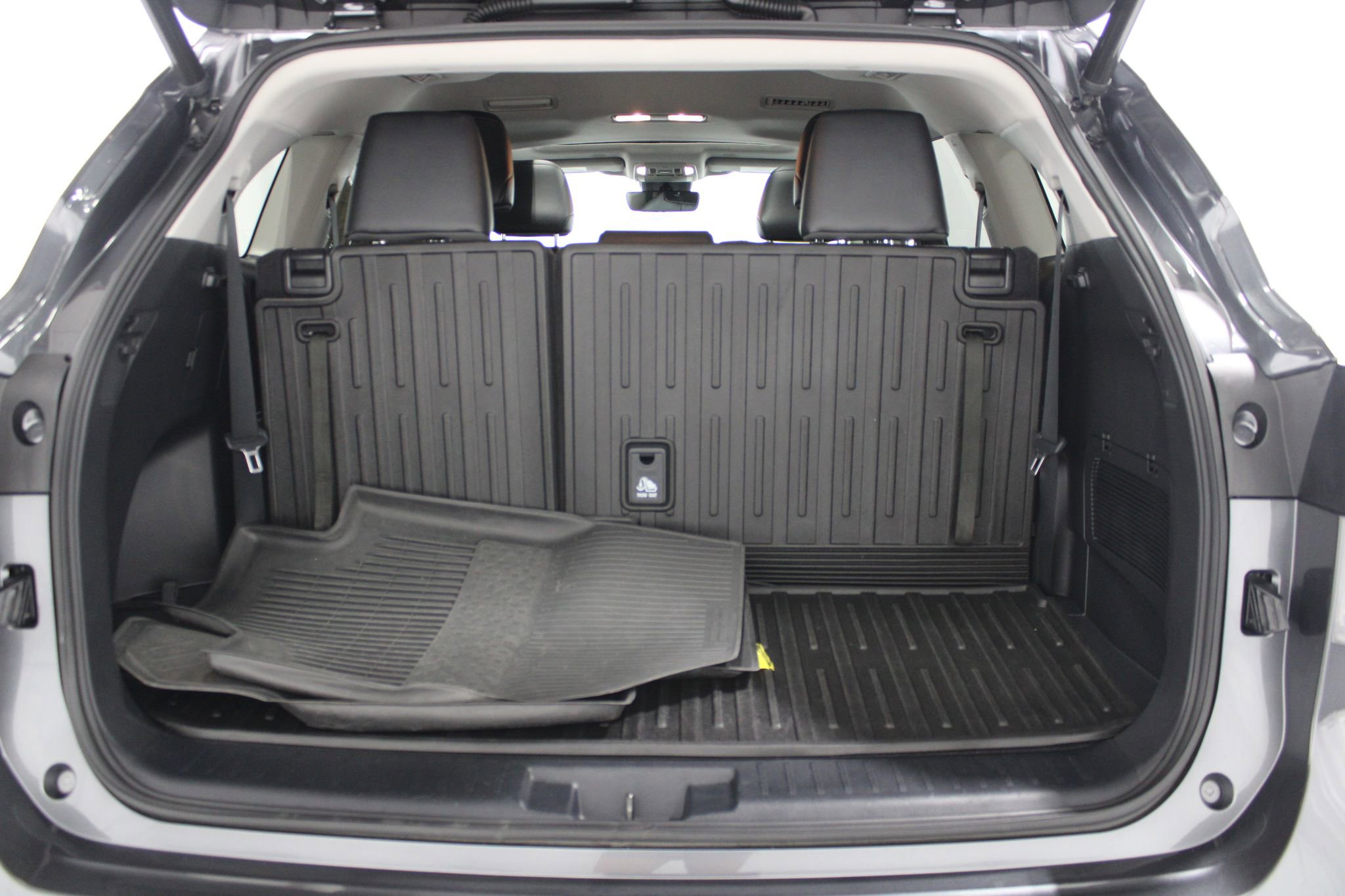 Used 2023 Toyota Highlander XLE AWD/4WD image 20