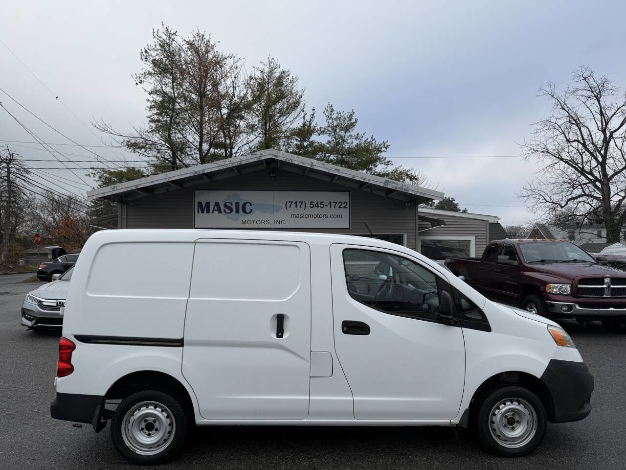 Used 2014 Nissan NV200 S w/ Back Door Glass Package image 24