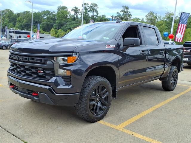 Used 2022 Chevrolet Silverado 1500 Custom Trail Boss w/ LPO, Dark Essentials Package AWD/4WD image 4