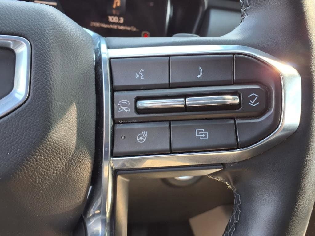 Used 2025 GMC Terrain Elevation image 13